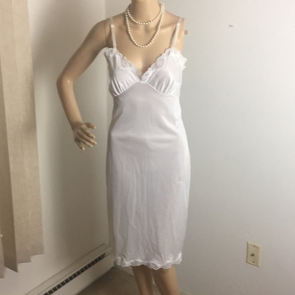 Vintage full length slip by Mel-Lin 32